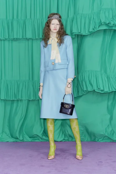Look 13